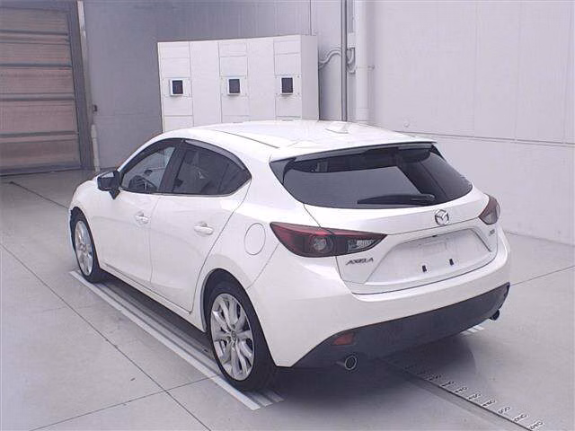 MAZDA AXELA