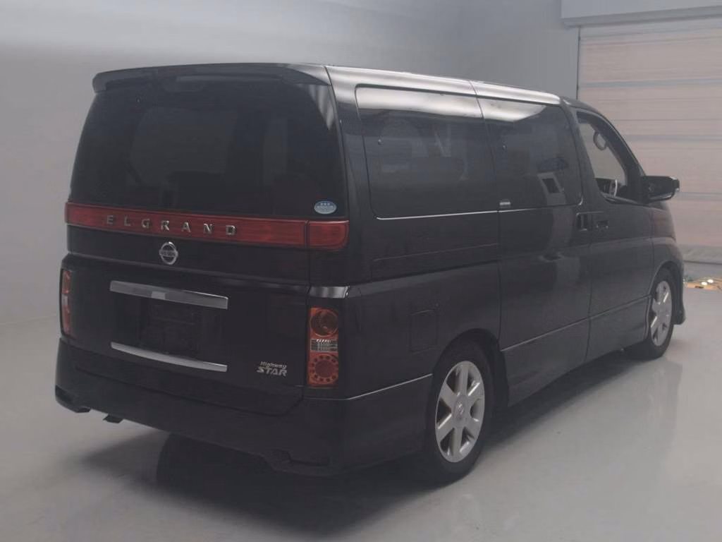 NISSAN ELGRAND