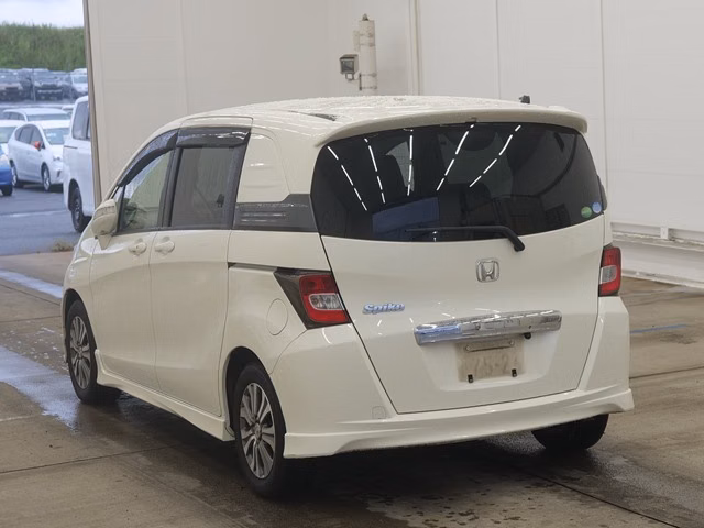 HONDA FREED SPIKE