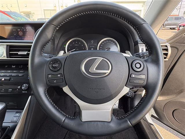 Lexus IS300h