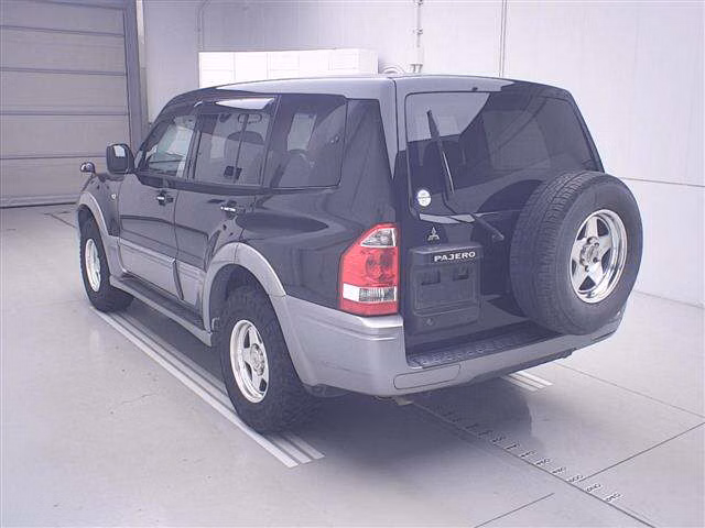 MITSUBISHI PAJERO