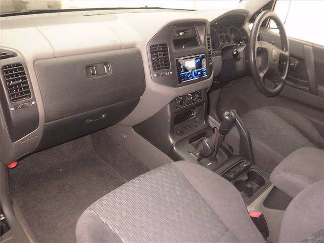 MITSUBISHI PAJERO