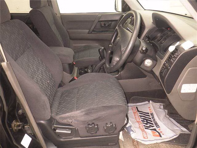 MITSUBISHI PAJERO