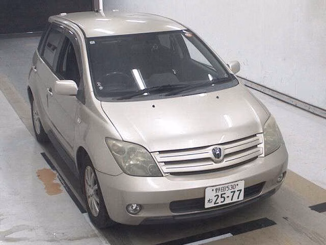 TOYOTA IST