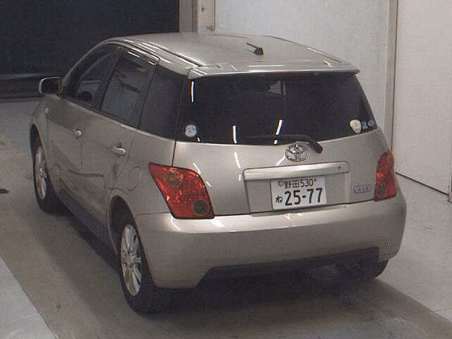 TOYOTA IST