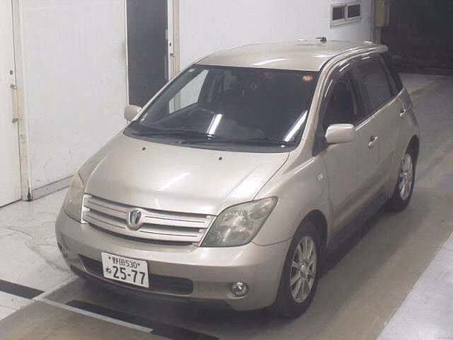 TOYOTA IST