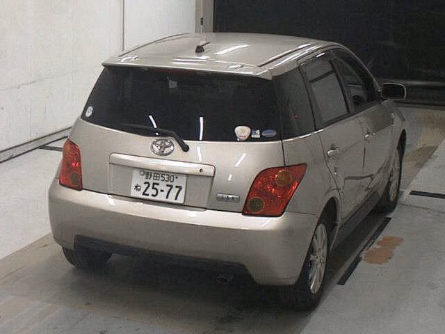 TOYOTA IST