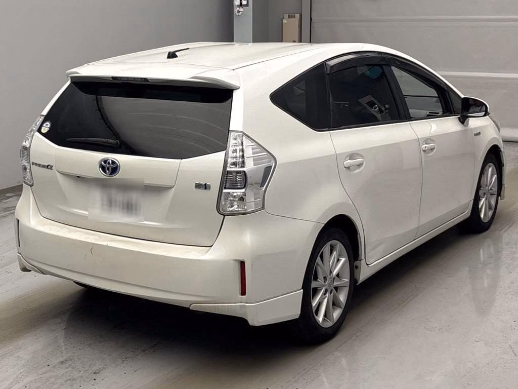 TOYOTA PRIUS ALPHA