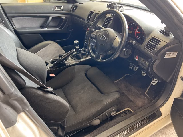 SUBARU LEGACY B4
