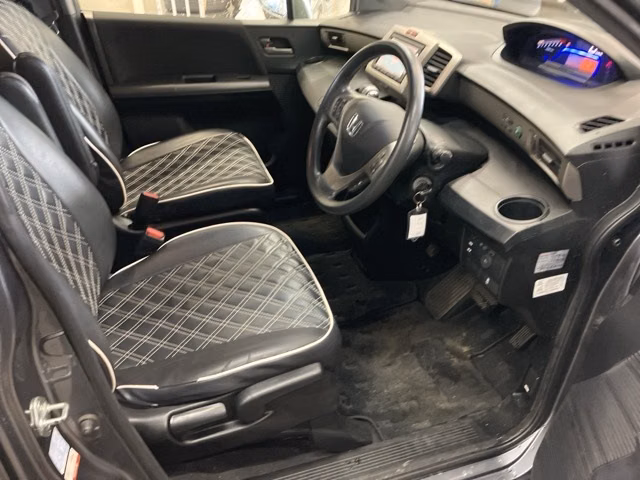 HONDA FREED SPIKE