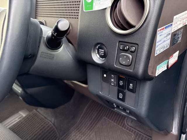 TOYOTA SPADE