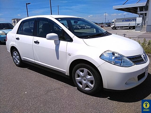NISSAN TIIDA LATIO