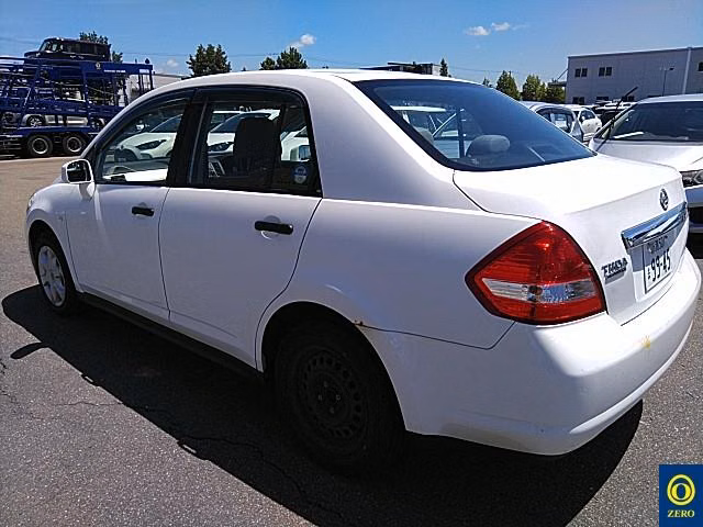 NISSAN TIIDA LATIO