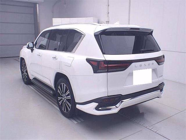 Lexus LX600