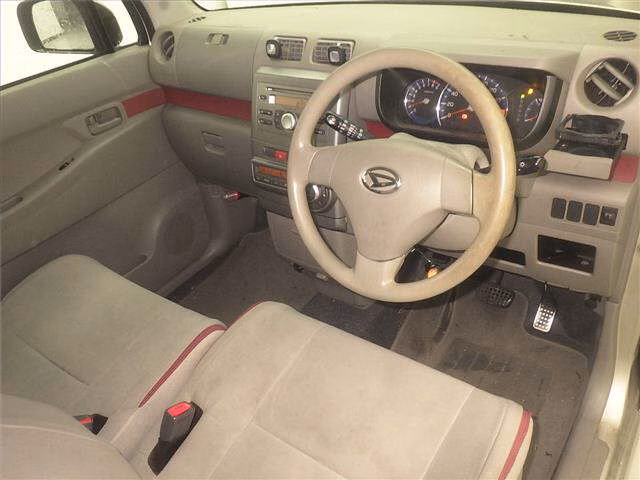 DAIHATSU MOVE CONTE