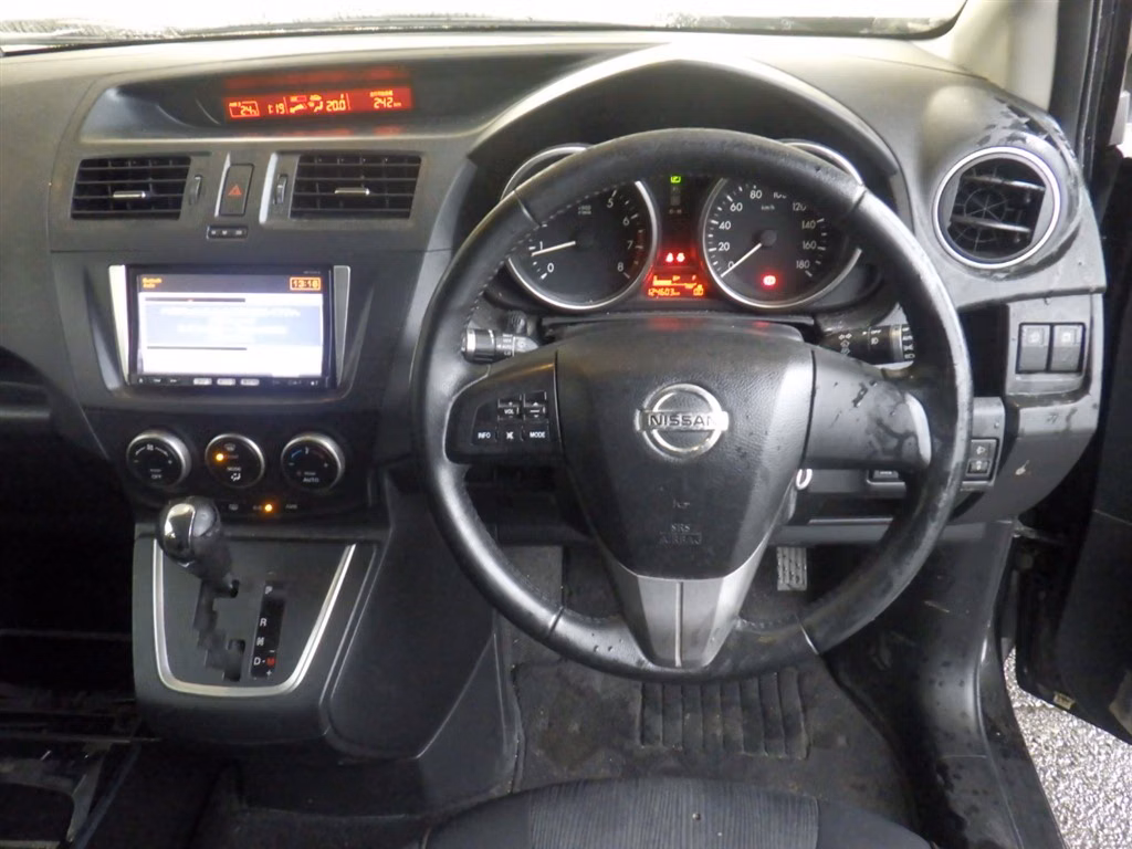 NISSAN LAFESTA