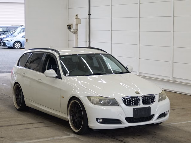 BMW 3-SERIES