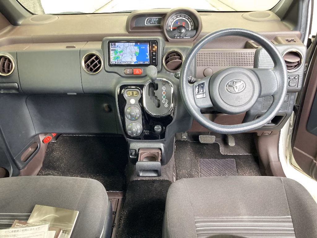 TOYOTA SPADE
