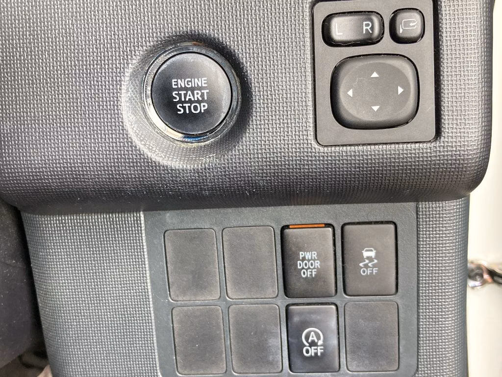 TOYOTA SPADE