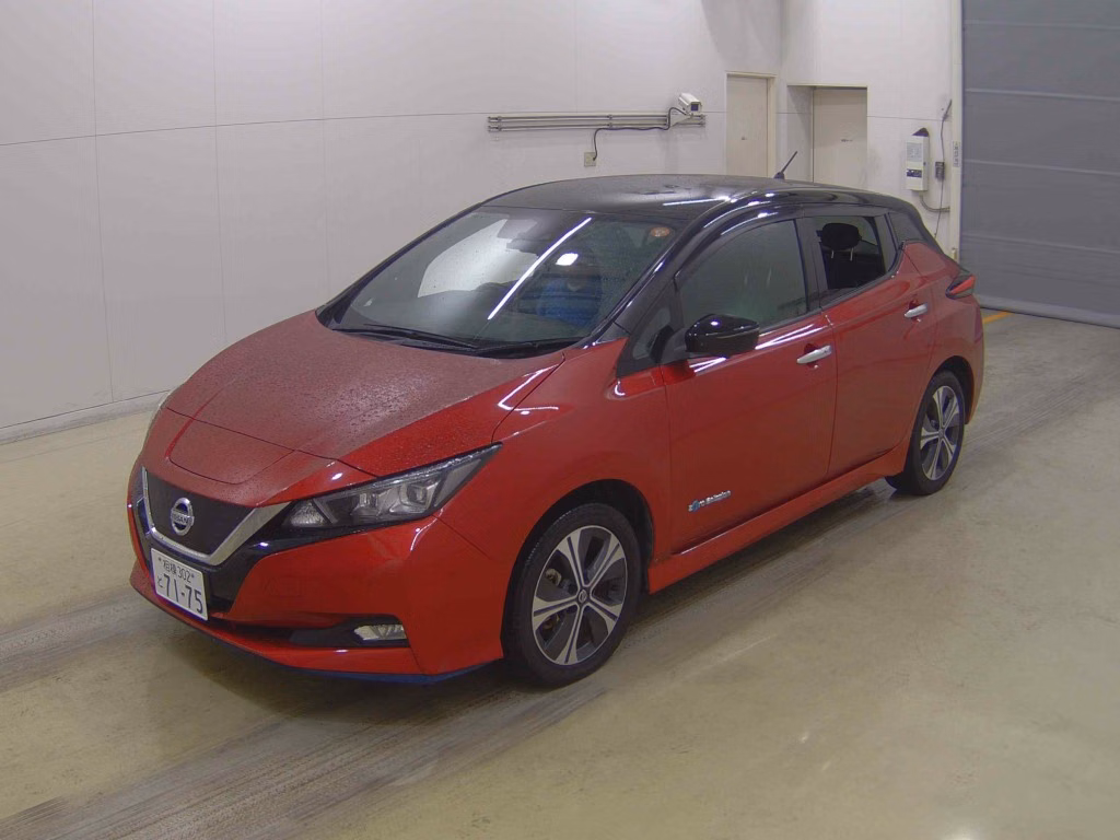 NISSAN LEAF