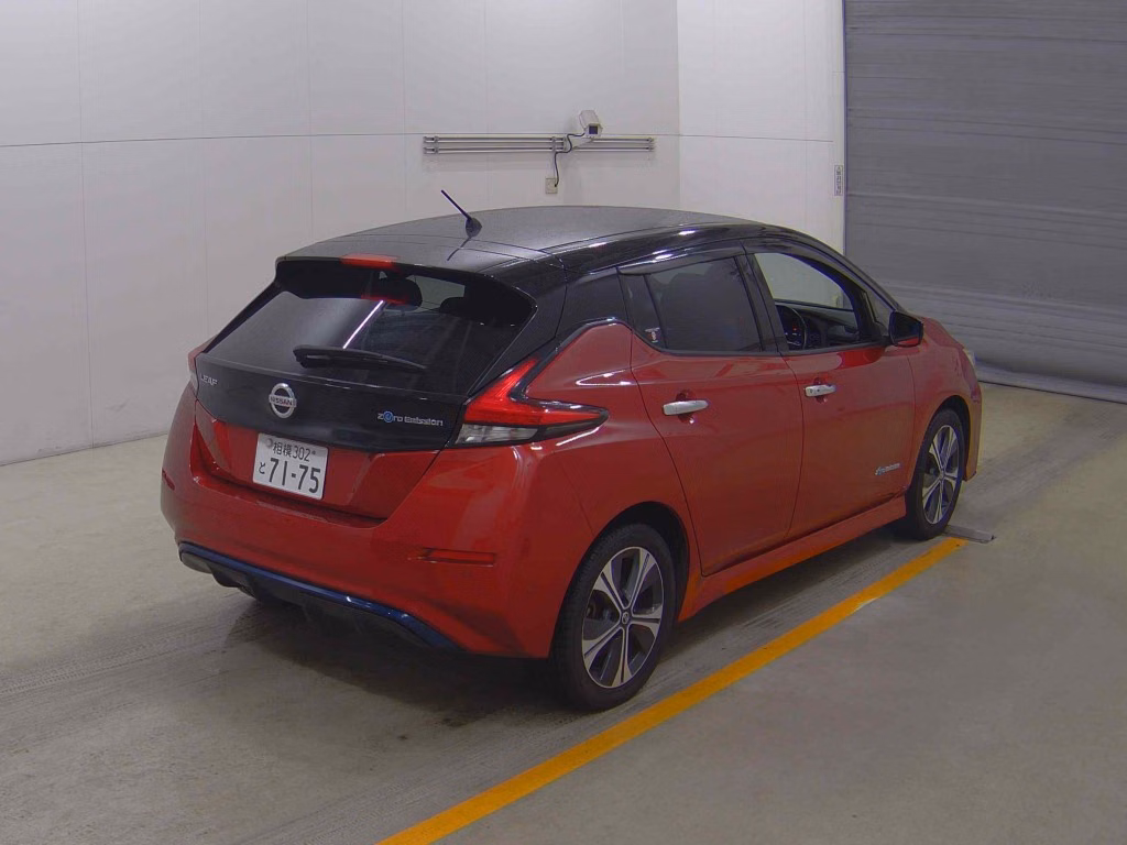 NISSAN LEAF
