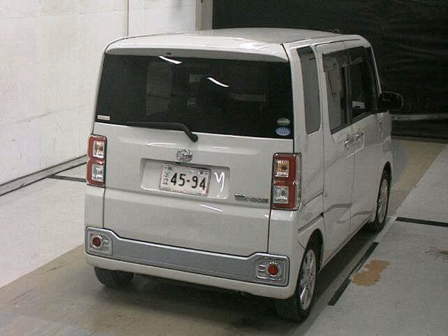 DAIHATSU WAKE