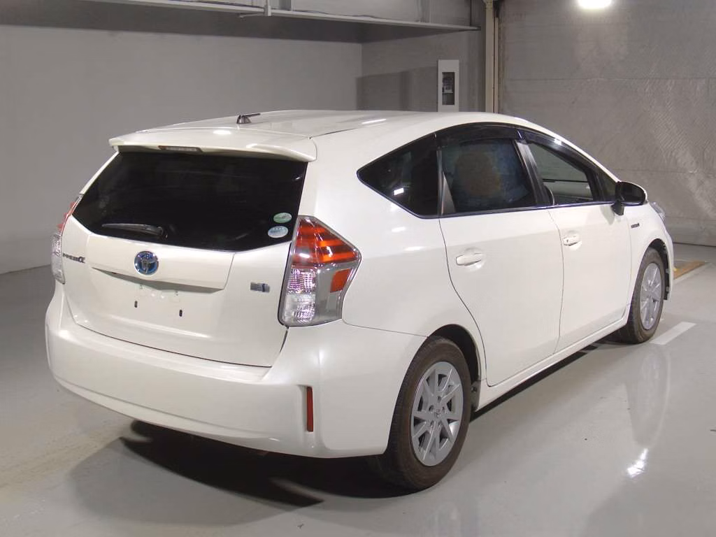 TOYOTA PRIUS ALPHA