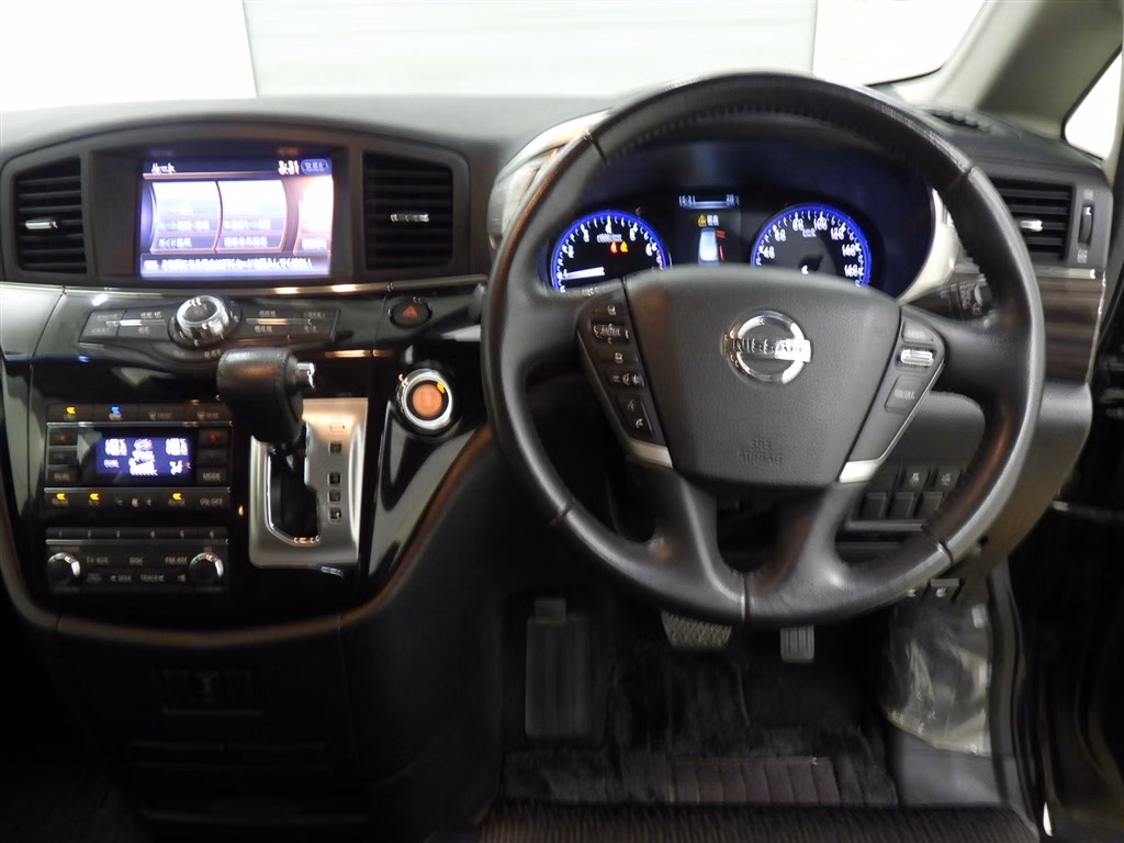 NISSAN ELGRAND