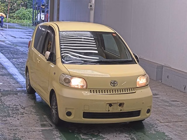 TOYOTA PORTE