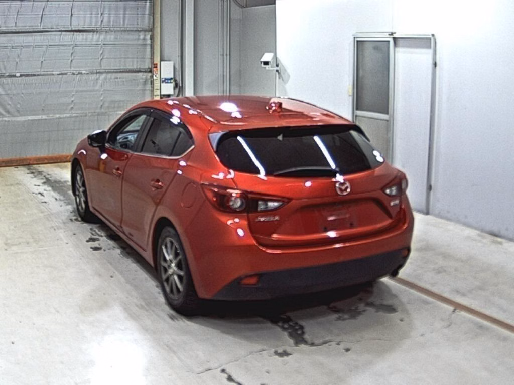 MAZDA AXELA
