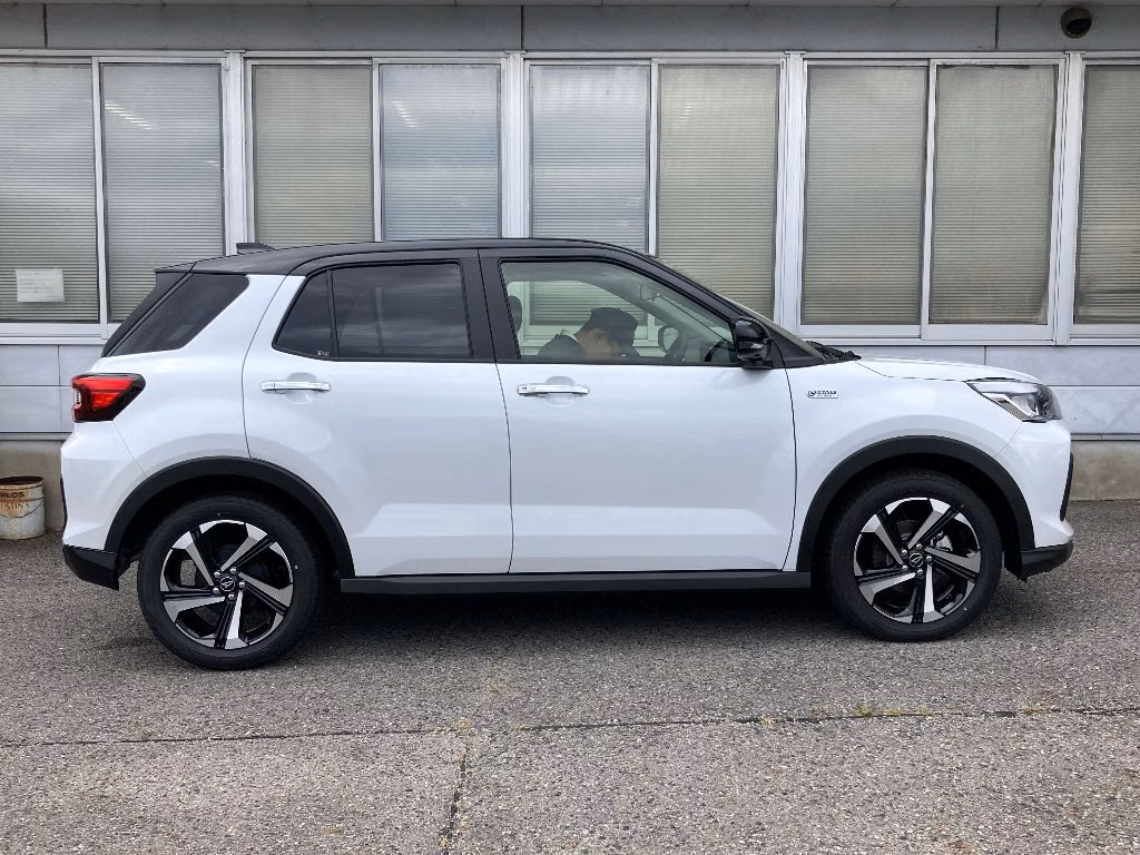 DAIHATSU ROCKY