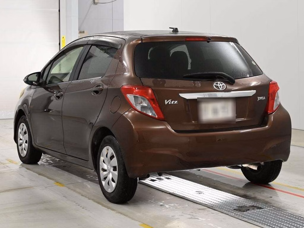 TOYOTA VITZ