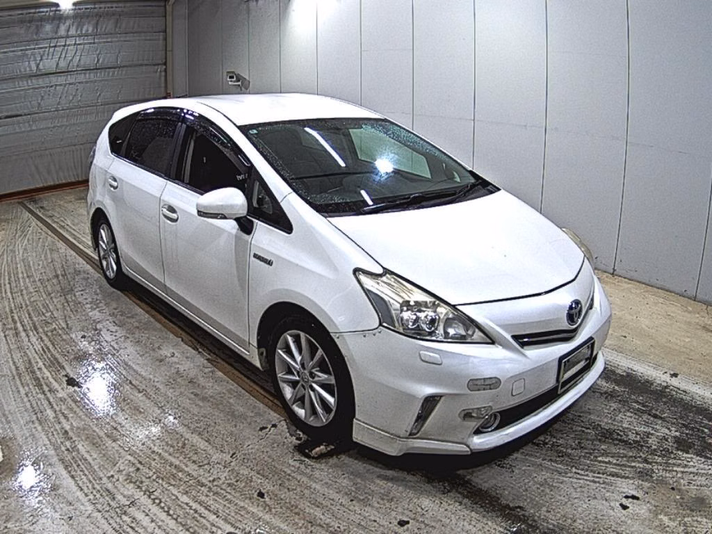 TOYOTA PRIUS ALPHA