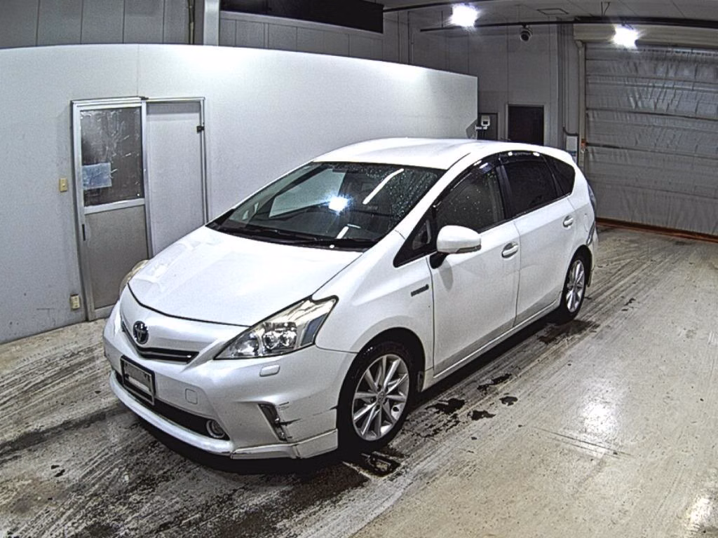 TOYOTA PRIUS ALPHA