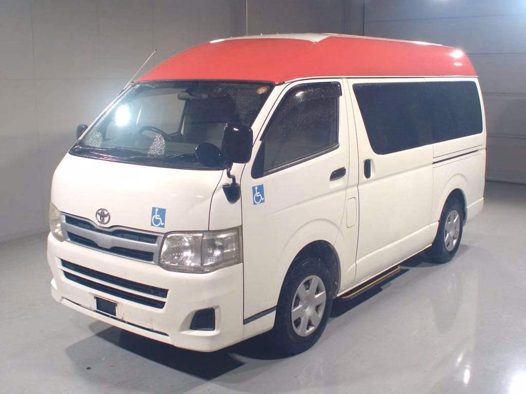 TOYOTA REGIUS ACE