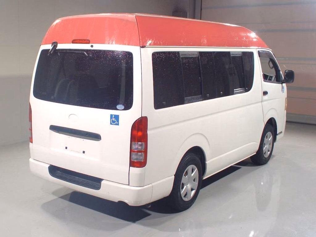 TOYOTA REGIUS ACE
