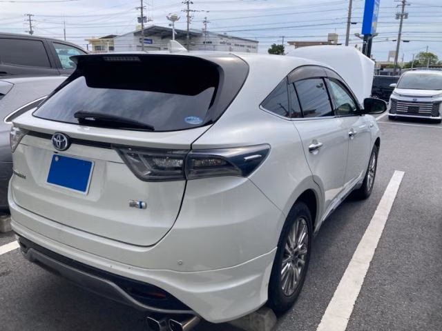 TOYOTA HARRIER