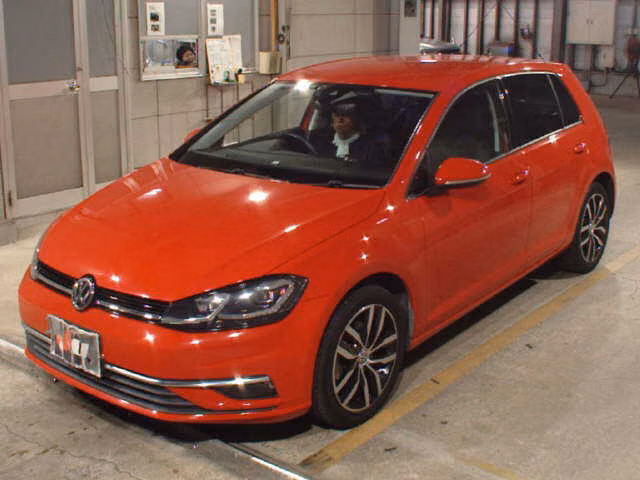 VOLKSWAGEN GOLF