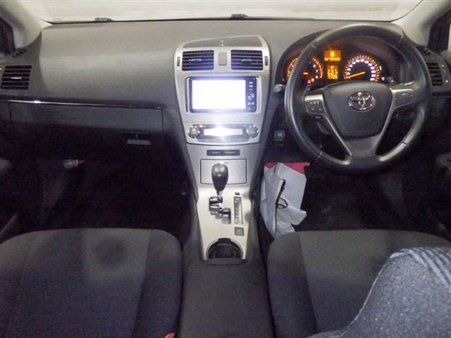 TOYOTA AVENSIS