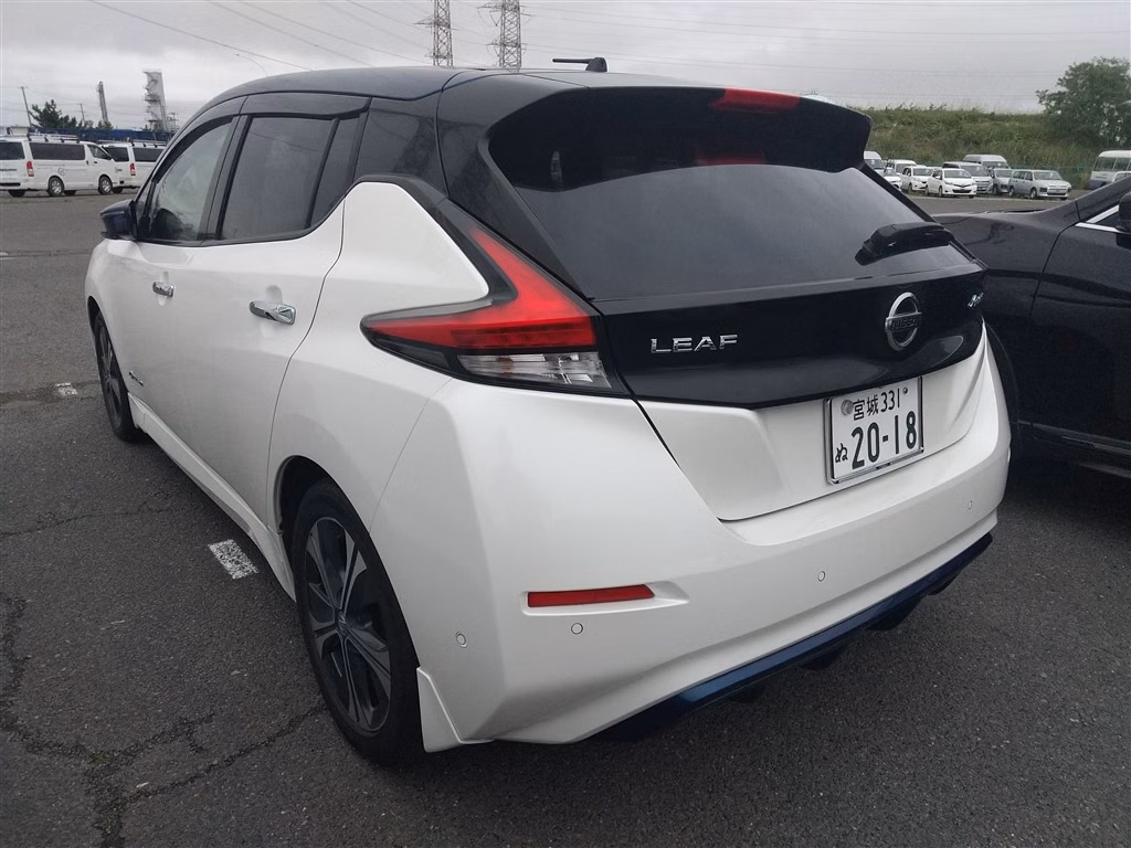 NISSAN LEAF