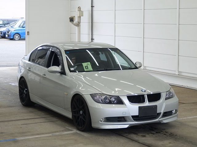 BMW 3-SERIES