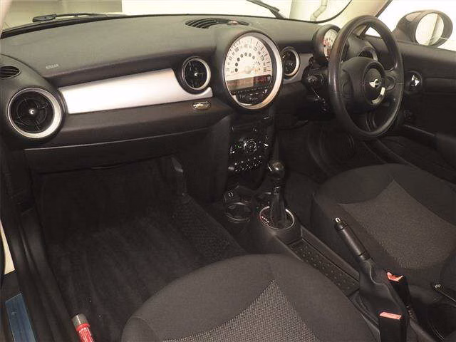MINI HATCH