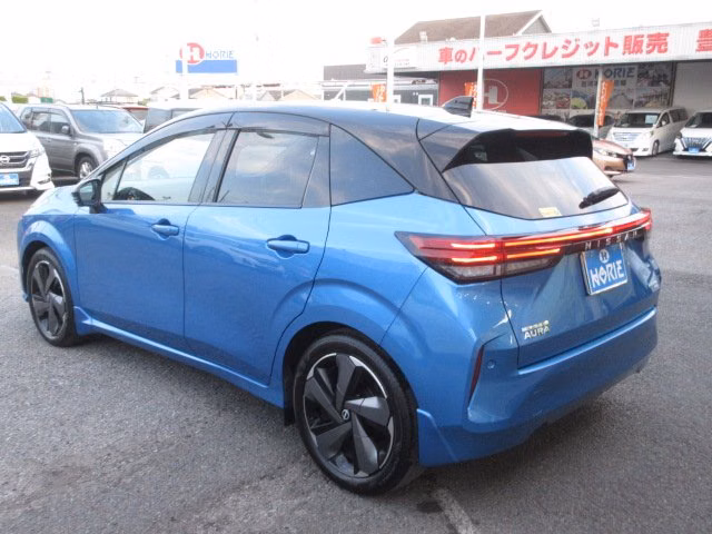 Nissan Aura