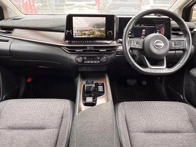 Nissan Aura