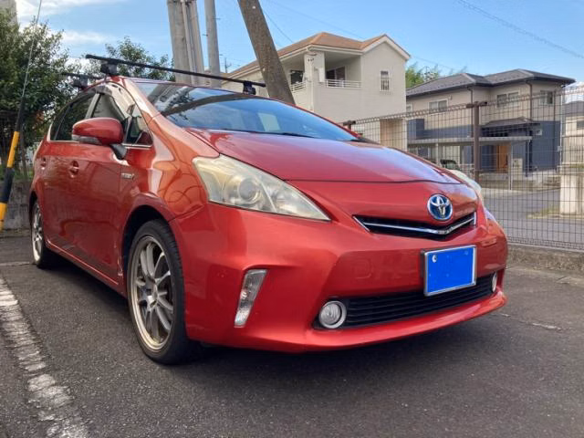 TOYOTA PRIUS ALPHA