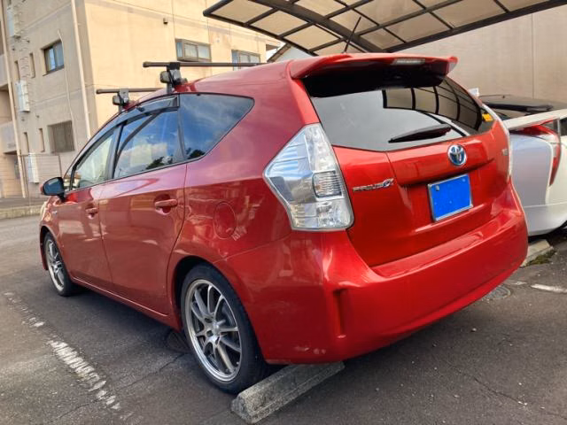 TOYOTA PRIUS ALPHA