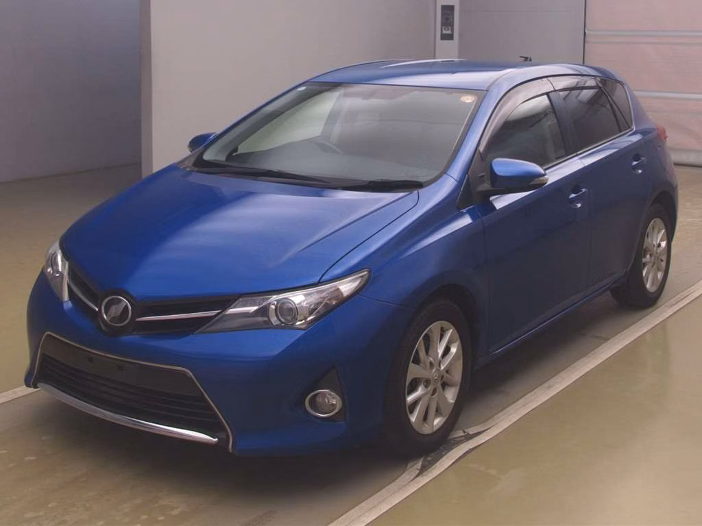 TOYOTA AURIS
