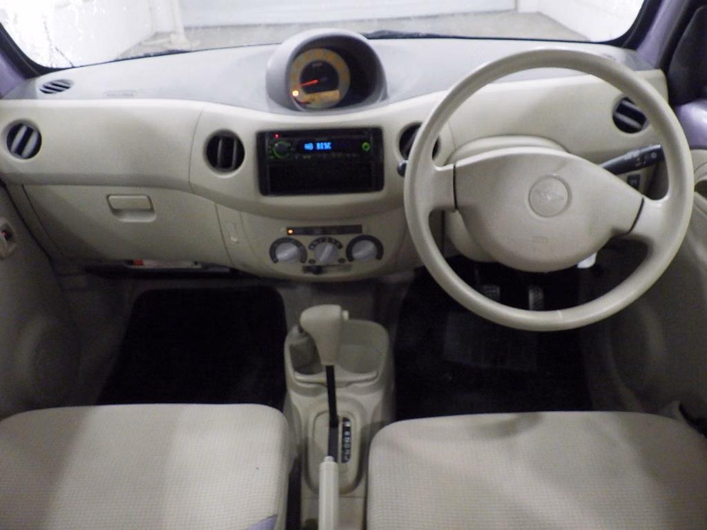 DAIHATSU ESSE