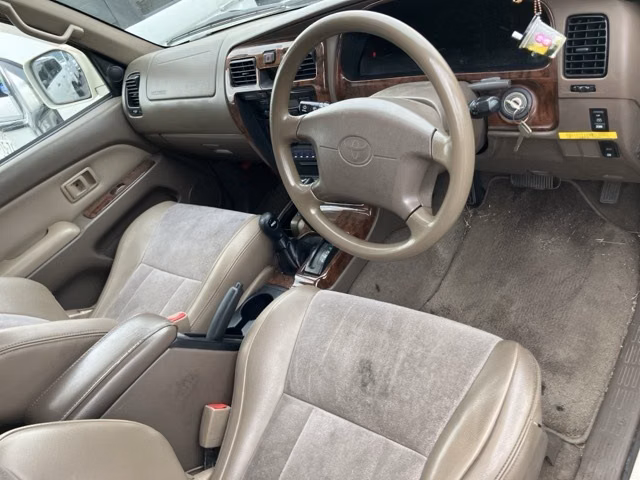 TOYOTA HILUX SURF