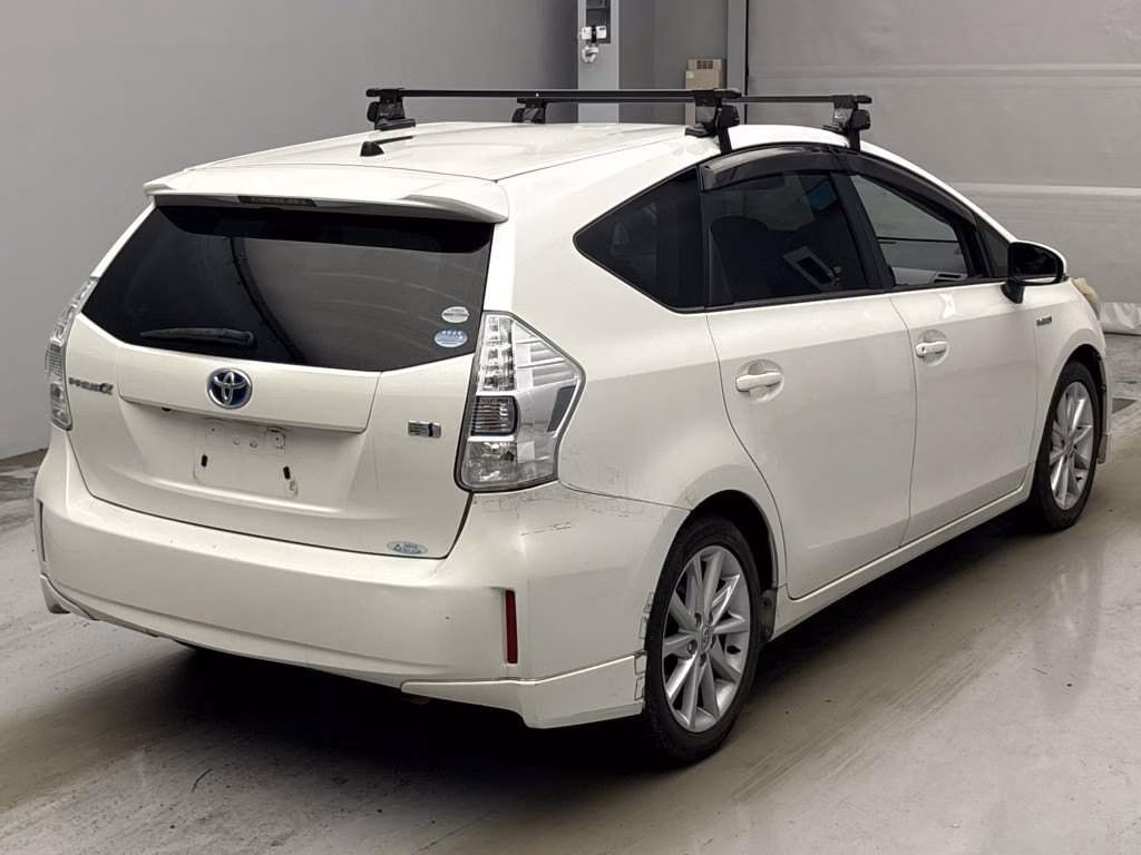 TOYOTA PRIUS ALPHA